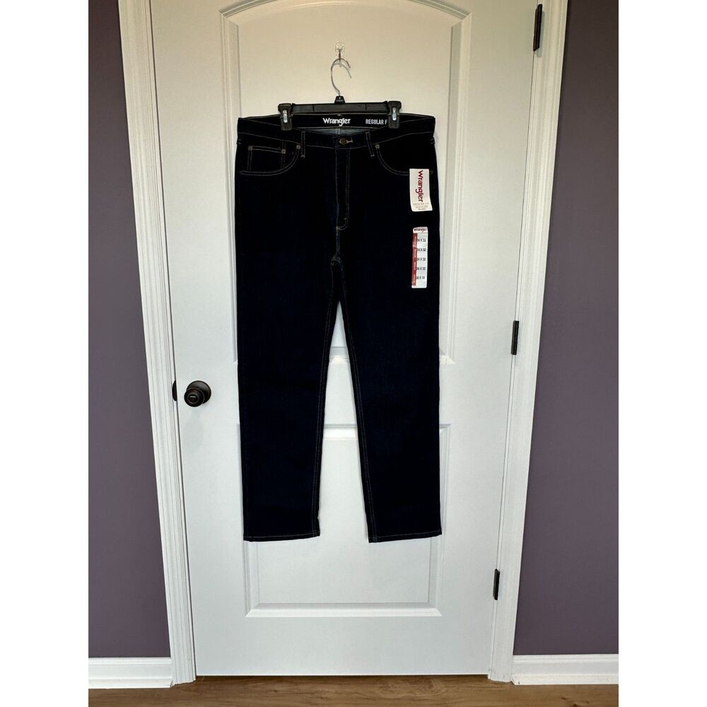 NWT Wrangler Relaxed Fit Straight Leg Men's Jeans Size 36 x 32